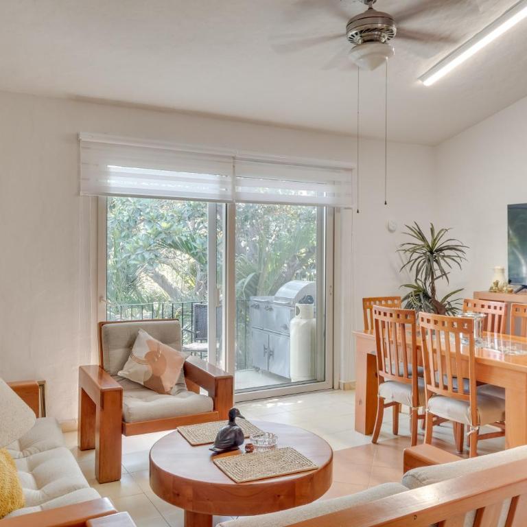 Puerto Vallarta Hideaway w/ Balcony & Pool! - Apartamento - 4