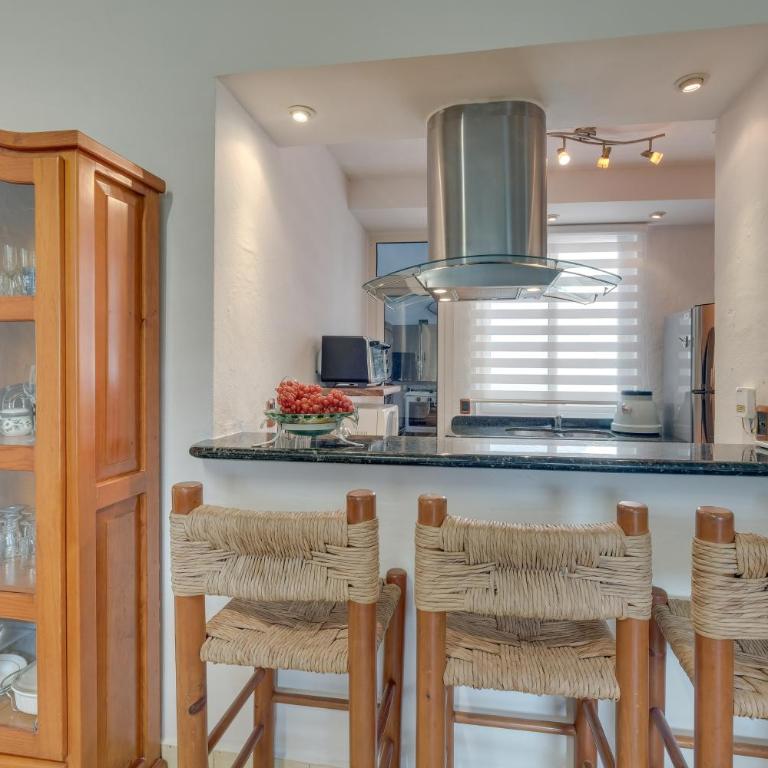 Puerto Vallarta Hideaway w/ Balcony & Pool! - Apartamento - 8