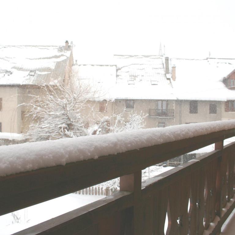 Chalet spacieux 8 pers, 3 chambres, cheminée, Wi-Fi, BBQ - FR-1-762-1 - Chalet - 8