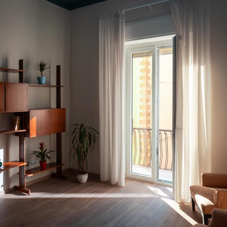 Versi Lilibetani - Two-Bedroom Apartment - 15