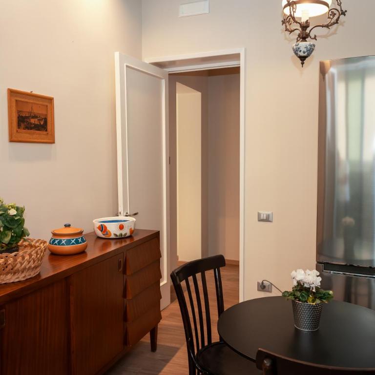 Versi Lilibetani - Two-Bedroom Apartment - 14