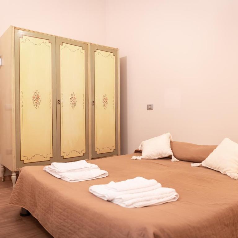 Versi Lilibetani - Two-Bedroom Apartment - 14