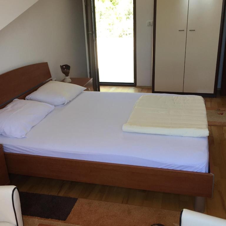 Apartments Ivan - Apartman sa 2 Spavaće Sobe, Terasom i Pogledom na More - 4