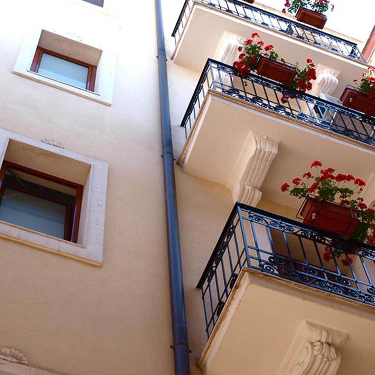 Dei Meravigli - Camera Matrimoniale/Doppia con Letti Singoli con Balcone - 21