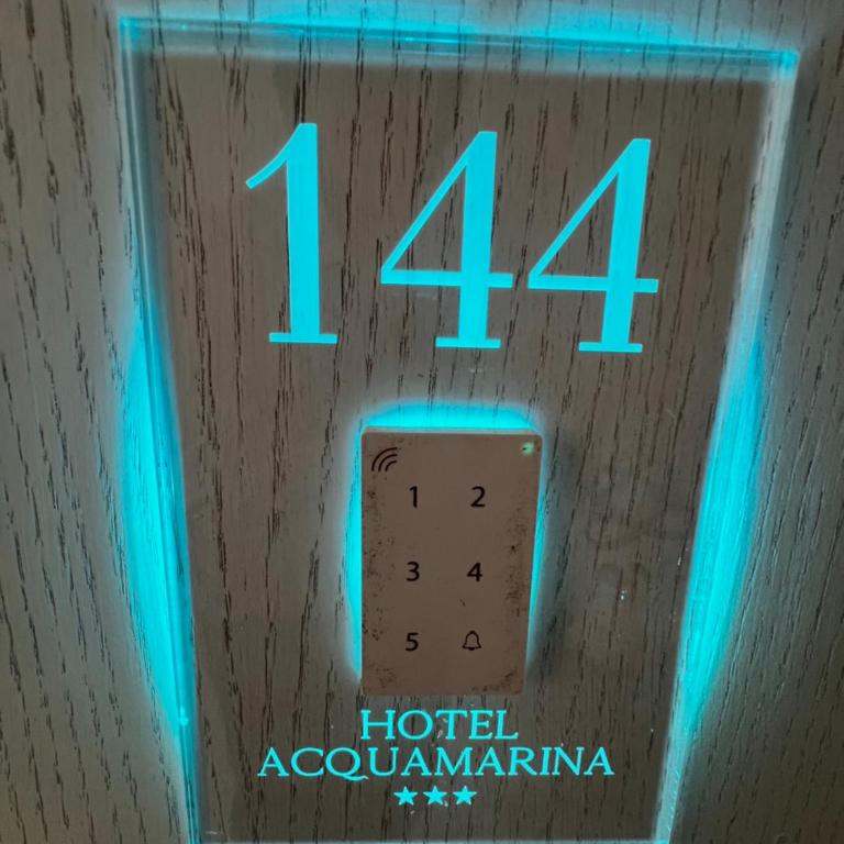 Hotel Acquamarina - Camera Standard Matrimoniale/Doppia con Letti Singoli con Vista Mare - 4