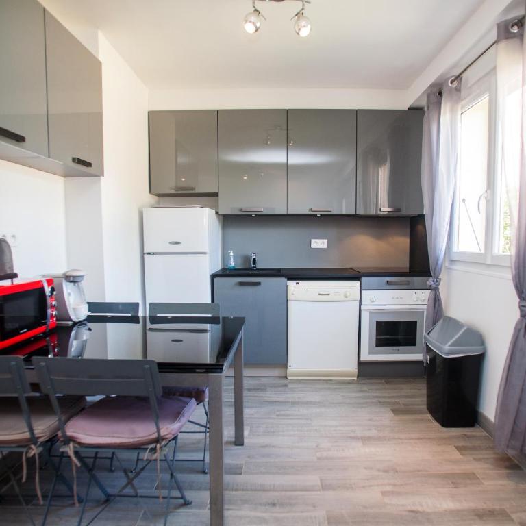 Résidence Padro - Appartement 2 Chambres avec Climatisation - 21