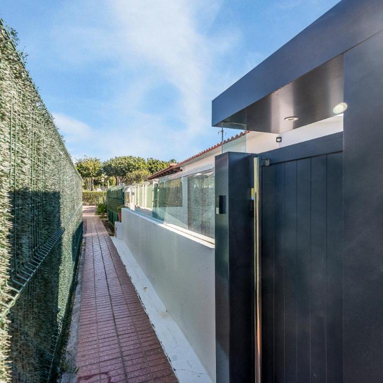 La Casa Blanca a smart and sunny,3 bedrooms house - Three-Bedroom Villa - 6