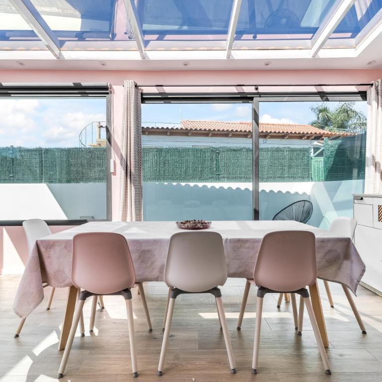 La Casa Blanca a smart and sunny,3 bedrooms house - Three-Bedroom Villa - 25