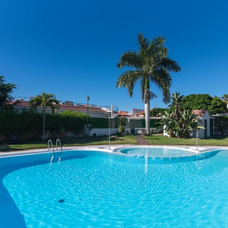 La Casa Blanca a smart and sunny,3 bedrooms house - Three-Bedroom Villa - 1