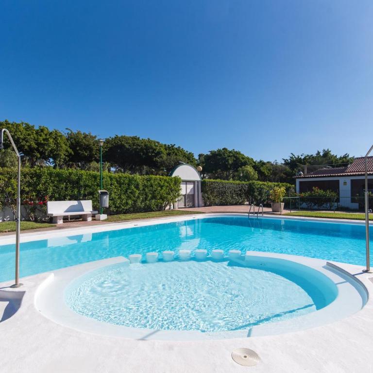 La Casa Blanca a smart and sunny,3 bedrooms house - Three-Bedroom Villa - 34