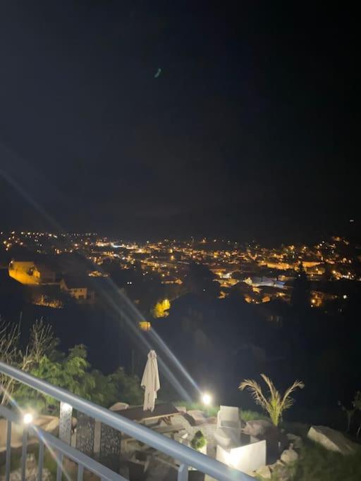 App le nid d'abeille cocon pour 2 pers, spa privée, belle vue avec terrasse - Appartement - 27