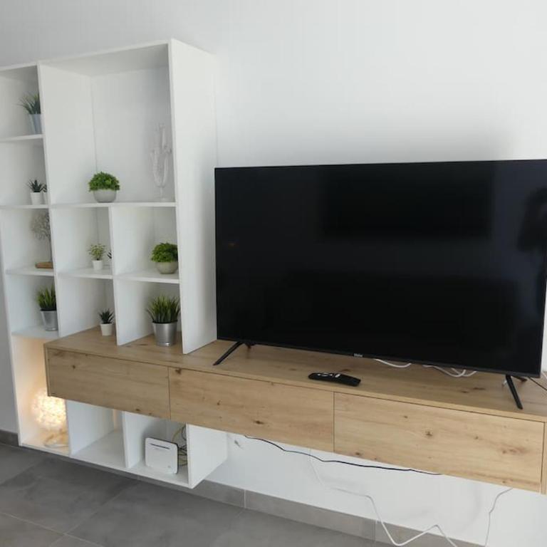 19 Piso céntrico, nuevo y bien equipado en La Trinidad - Apartamento de 1 dormitorio - 2