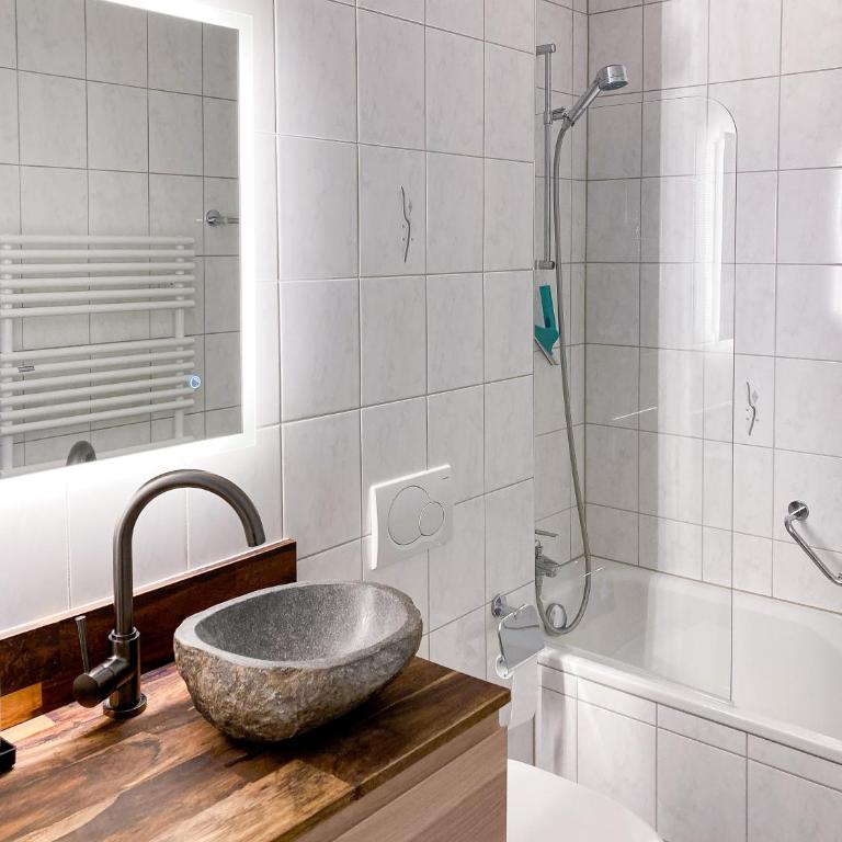 Modernes Alpenstudio mit Bergblick, Pool und Sauna - Apartment mit 1 Schlafzimmer - 12
