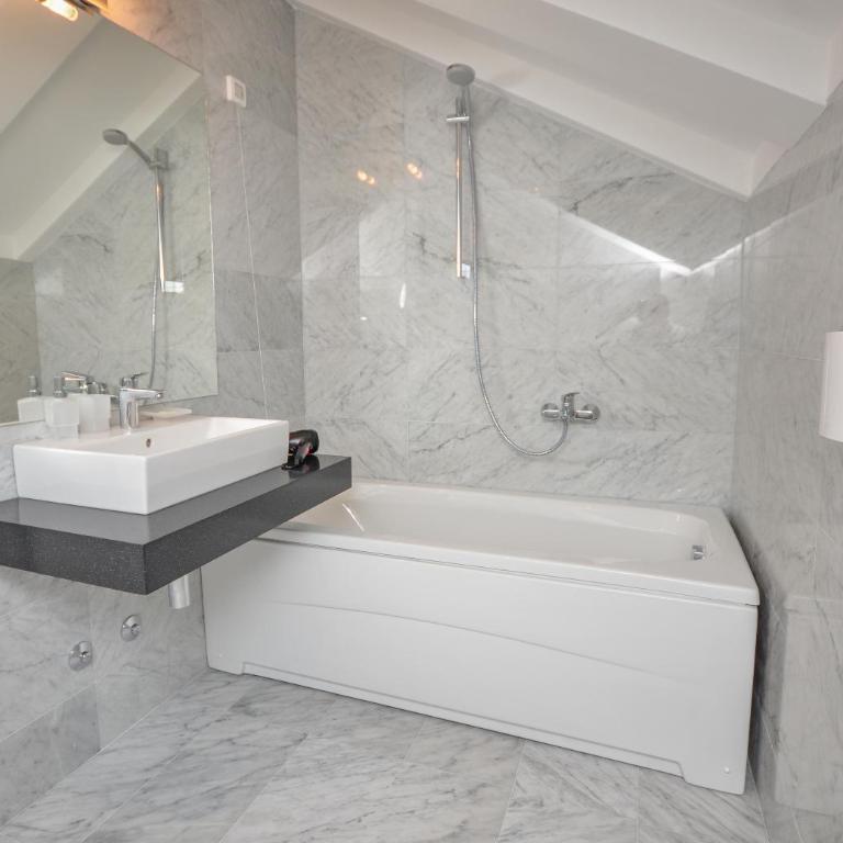 Hotel Atina by ENTOPYA - Porodični Apartman Tipa "Suite" - 7