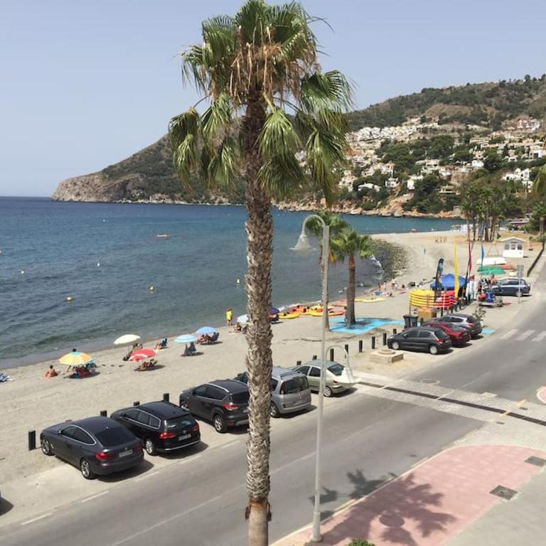 PISO LA HERRADURA FRENTE AL MAR CON PISCINA-GARAJE - Three-Bedroom Apartment - 1