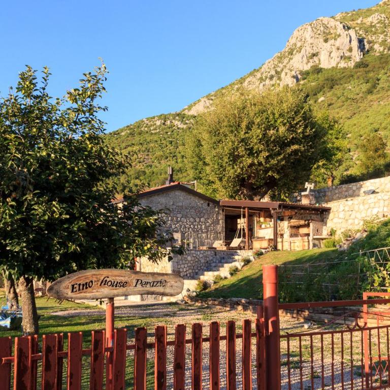Old stone house with swimming pool Etno House Perazic - Two-Bedroom House - 13