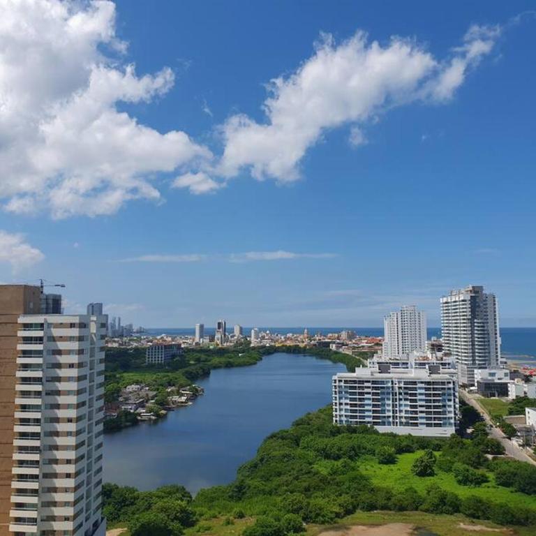 Apartamento con vista al mar y al centro de Cartagena - Two-Bedroom Apartment - 1