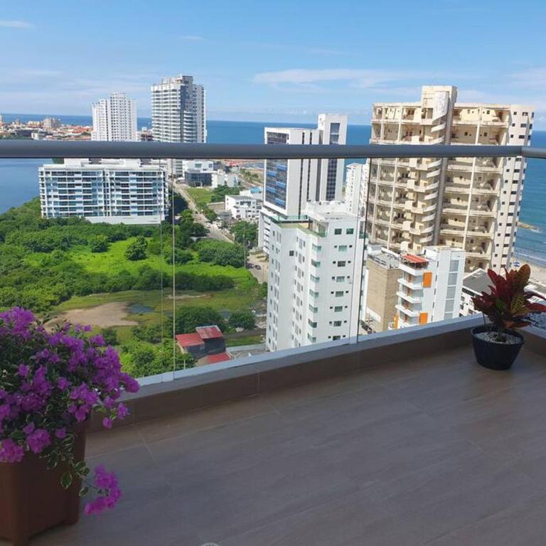 Apartamento con vista al mar y al centro de Cartagena - Two-Bedroom Apartment - 2
