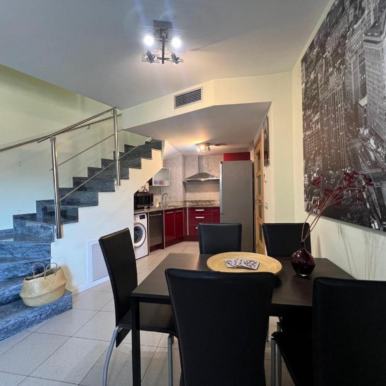Duplex Piscina y Parking MasBlau Beach by Host&Joy - Appartamento con 3 Camere da Letto - 48