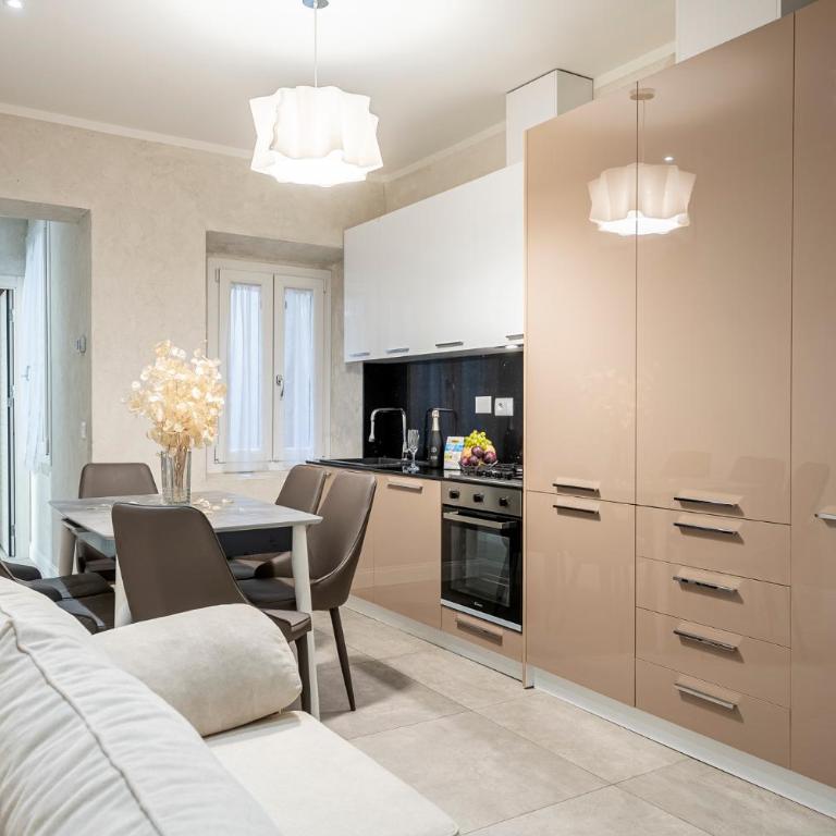 [5 Minuti - Duomo] Tripla Suite Luxury - Appartamento con 3 Camere da Letto - 30