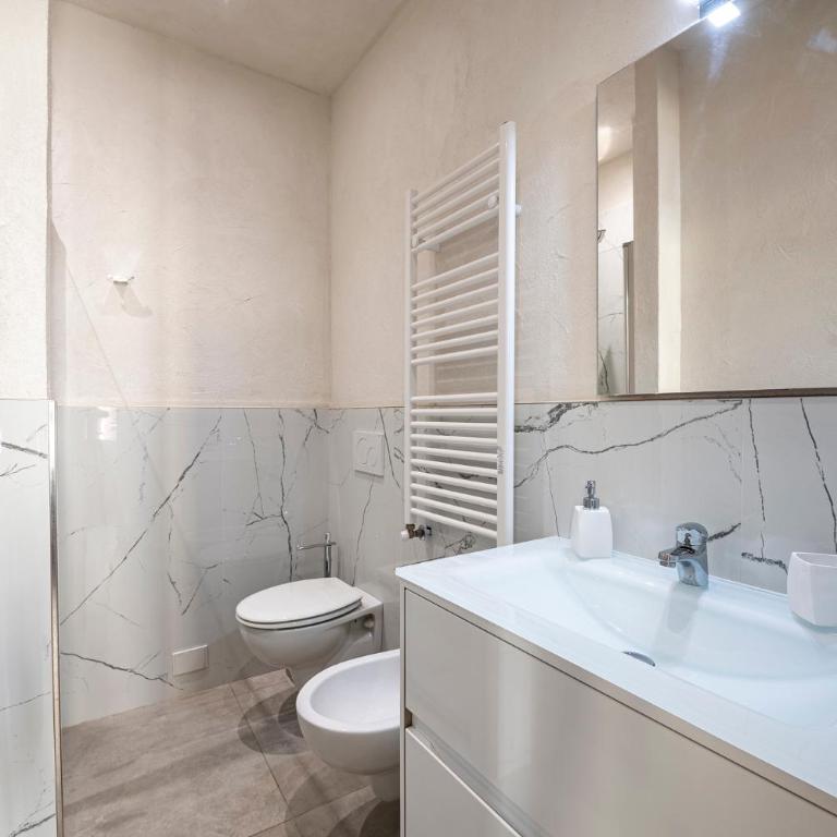 [5 Minuti - Duomo] Tripla Suite Luxury - Appartamento con 3 Camere da Letto - 6