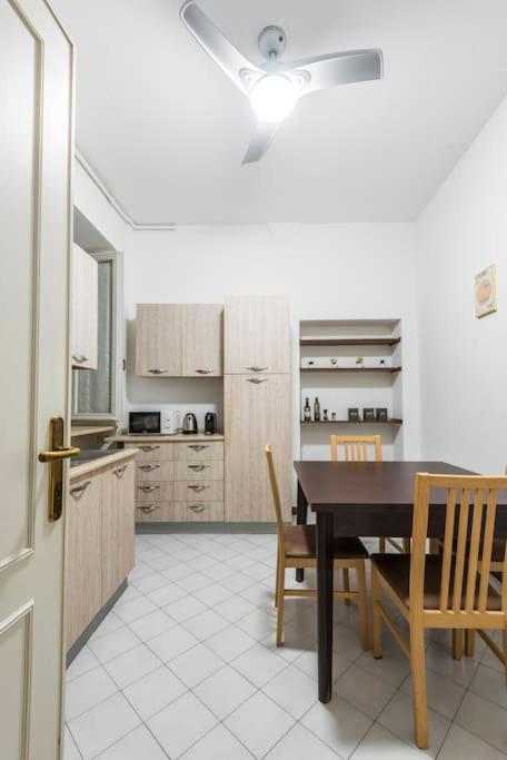 [Vista sulla Basilica] - Appartamento con 2 Camere da Letto - 13
