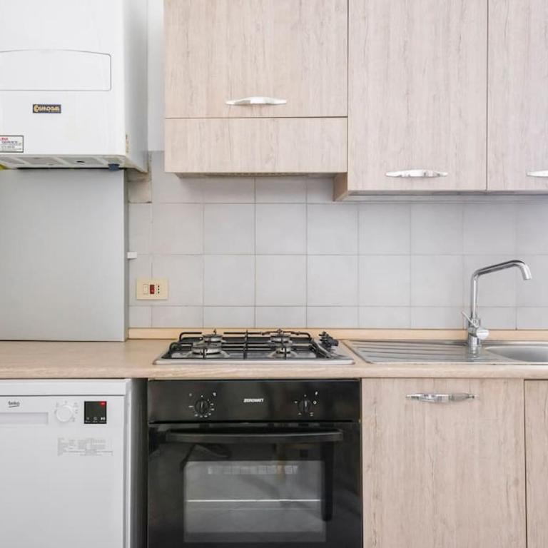 [Vista sulla Basilica] - Appartamento con 2 Camere da Letto - 15
