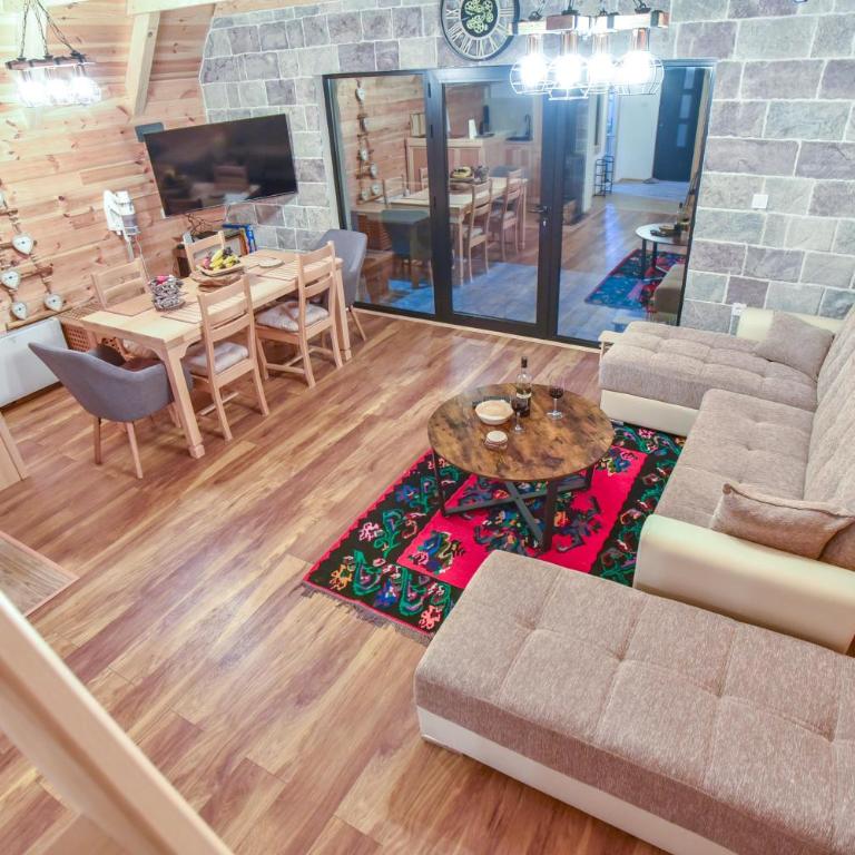 Guest House Max - Three-Bedroom Villa - 2