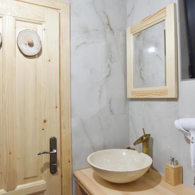 Guest House Max - Three-Bedroom Villa - 7