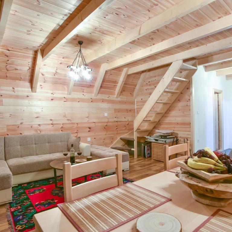 Guest House Max - Three-Bedroom Villa - 11