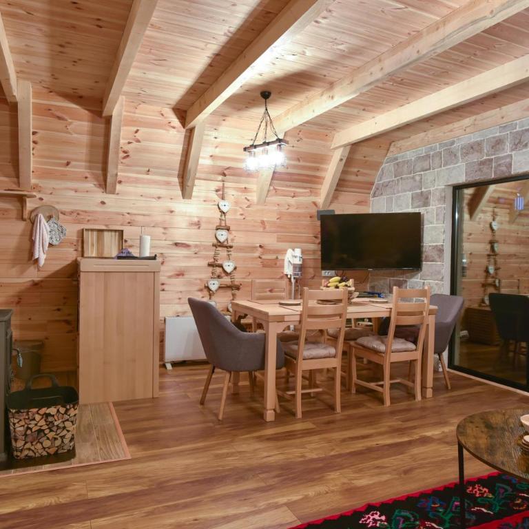 Guest House Max - Three-Bedroom Villa - 26