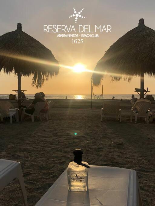 Hermoso y lujoso piso 14 con Salida Directa a la playa y clubhouse increible - Two-Bedroom Apartment - 55