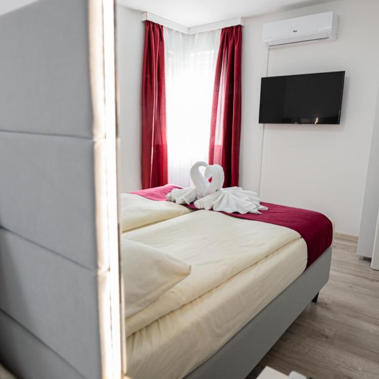 Hidden Gem - Two-Bedroom Apartment - 20
