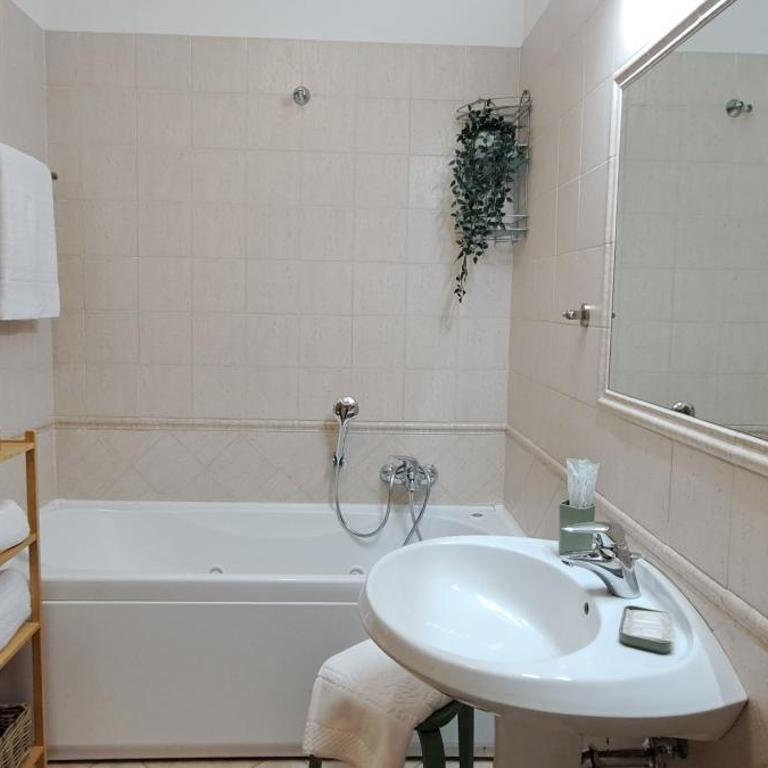 Regina Ciclarum Suite - One-Bedroom Apartment - 7