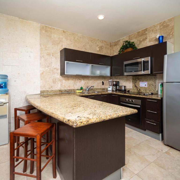 202 C - Apartment in first line of beach with direct access to the beach - Three-Bedroom Apartment - 13