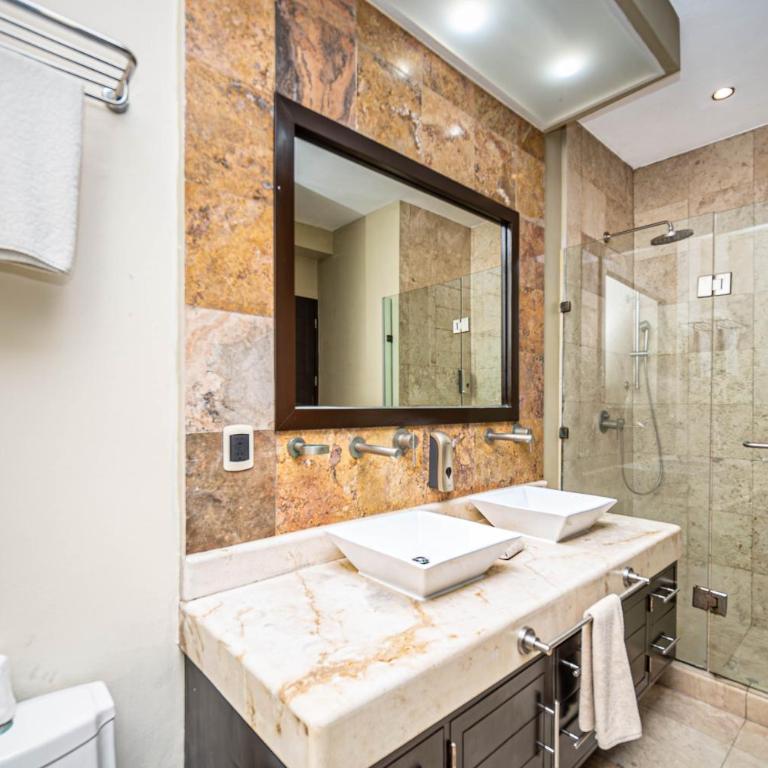 202 C - Apartment in first line of beach with direct access to the beach - Three-Bedroom Apartment - 21