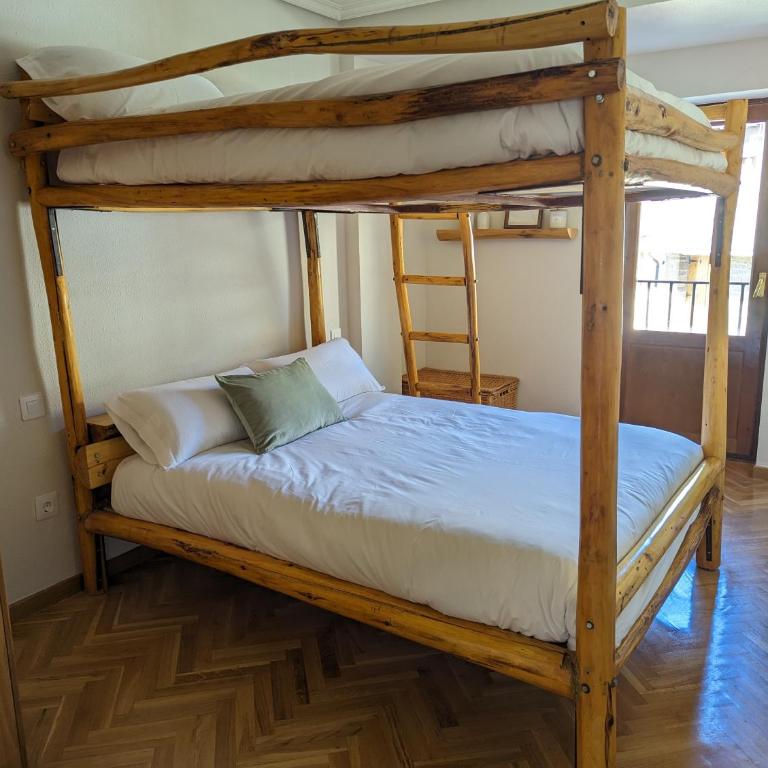 Piso Grande La Viña - Two-Bedroom Apartment - 14