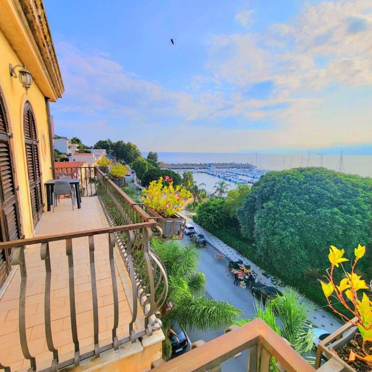 Hotel Garibaldi - Appartamento con Vista Mare - 1