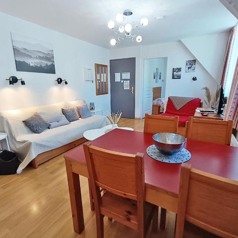 Le Venasque, T2, centre Luchon, wifi, casier à ski, ascenseur, 4 personnes - Appartement 1 Chambre - 6
