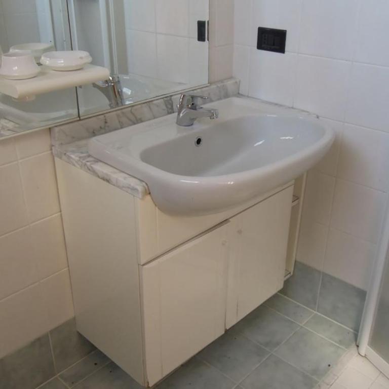 Flat with a lovely poolside garden with bbq - Appartamento - 9
