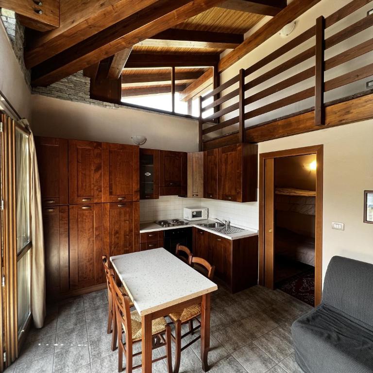 Chalet Edelweiss - Gruppo Estella Hotels - Ampio Appartamento su 2 Livelli con 2 Camere da Letto, Balcone e Vista Montagna - 1