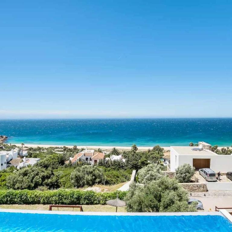 LUJOSA VILLA PISCINA 25 METROS SUIT 60m2 SPA SAUNA - Four-Bedroom Villa with Private Pool - 2