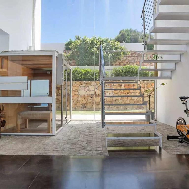 LUJOSA VILLA PISCINA 25 METROS SUIT 60m2 SPA SAUNA - Four-Bedroom Villa with Private Pool - 14