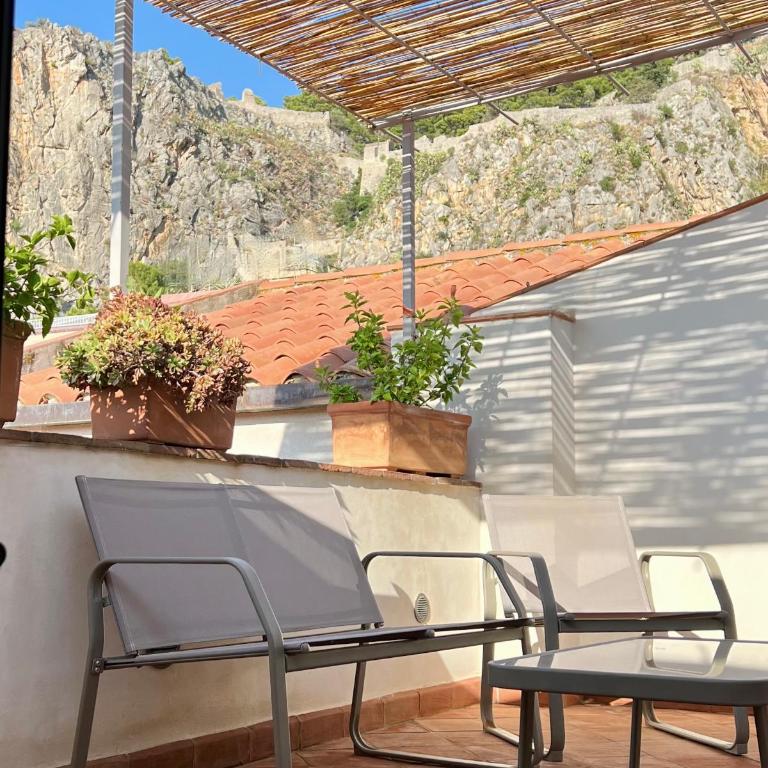 B&B Cortile Umberto I - Camera Quadrupla con Terrazza - 13