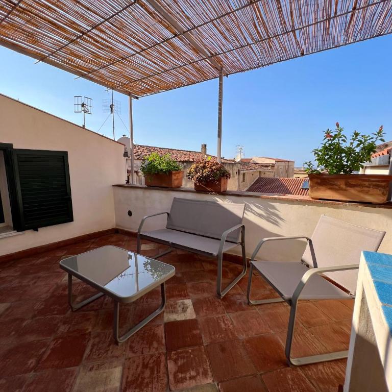 B&B Cortile Umberto I - Camera Quadrupla con Terrazza - 17