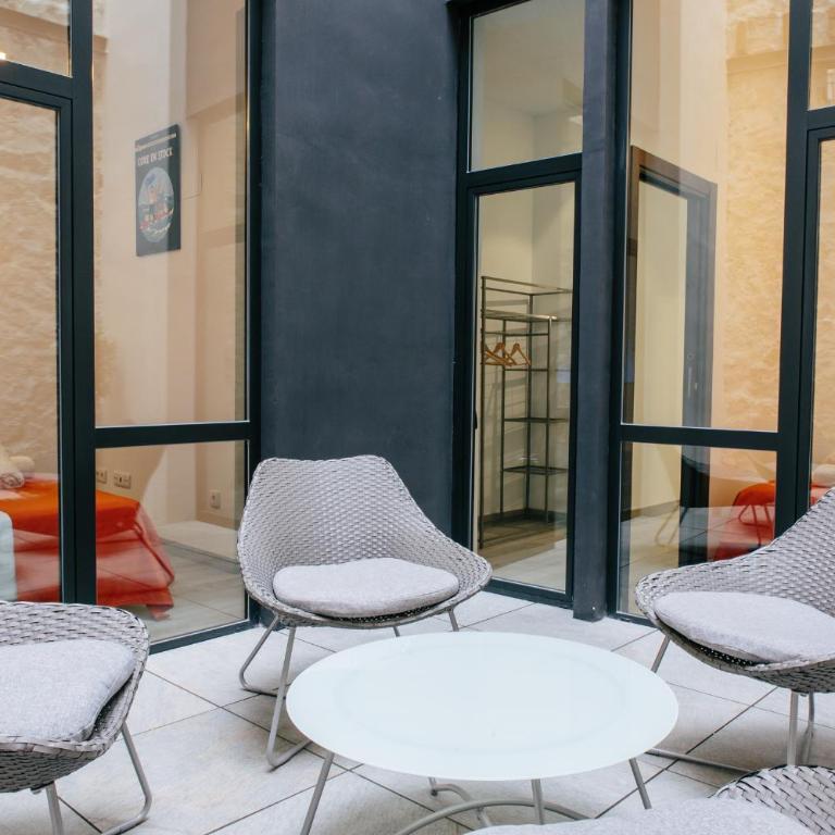 Apartamentos Tito San Nicolas - Deluxe Two-Bedroom Apartment (2-4 Adults) with Patio - 14
