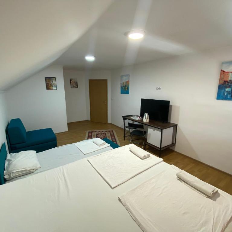 Apple Line Appartments - Comfort Quadruple Room - 11