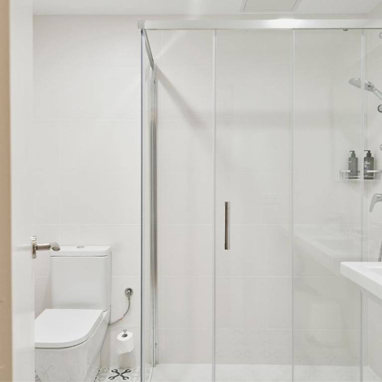 Mesón Castilla Atiram Hotels - Quadruple Room - 5