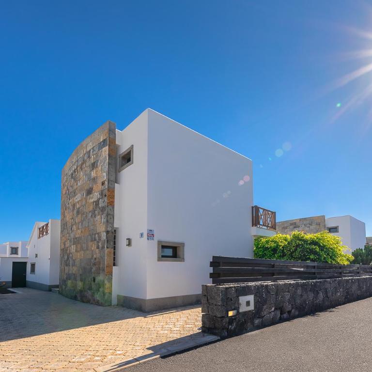 Camelot Holiday Homes by LIVVO - Villa de 3 dormitorios - 31