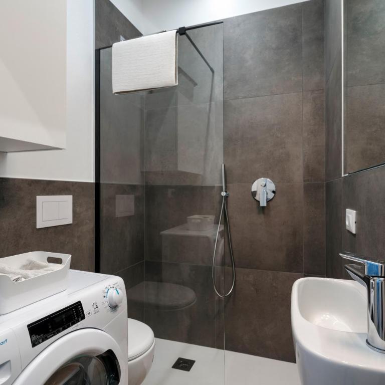 Relax Luxury Sirmio - Elegante Trilocale con Piscina a Sirmione - Appartamento con 2 Camere da Letto - 10